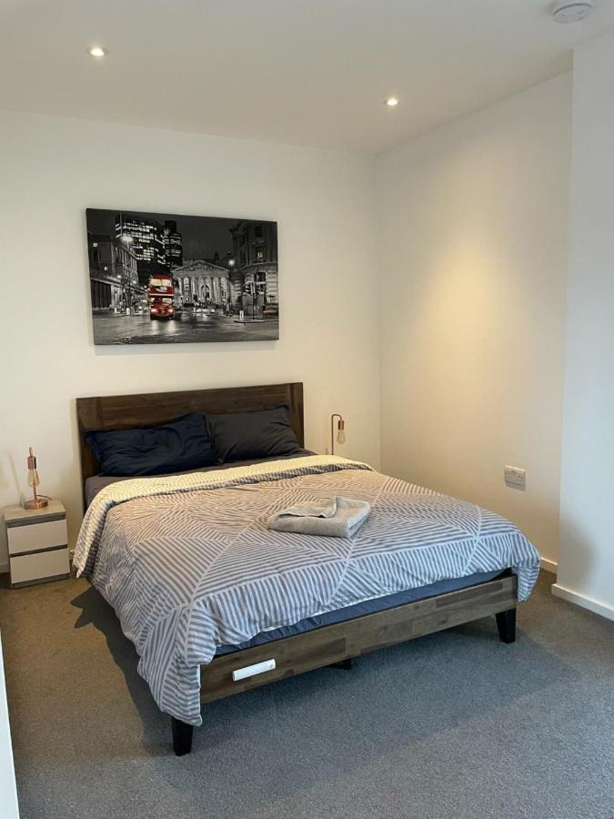 Luxury En-Suite Room Olympic Village In Shared Apartment 伦敦 外观 照片
