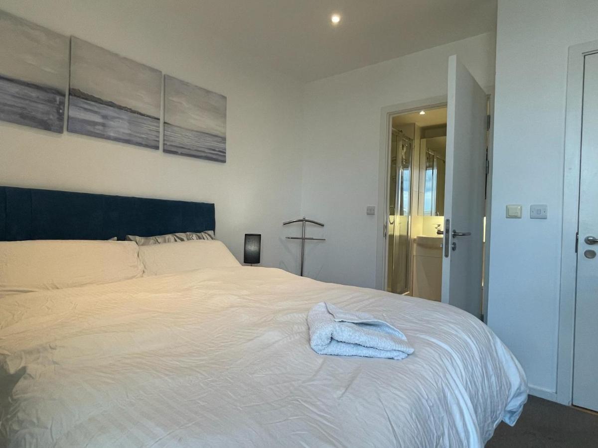 Luxury En-Suite Room Olympic Village In Shared Apartment 伦敦 外观 照片