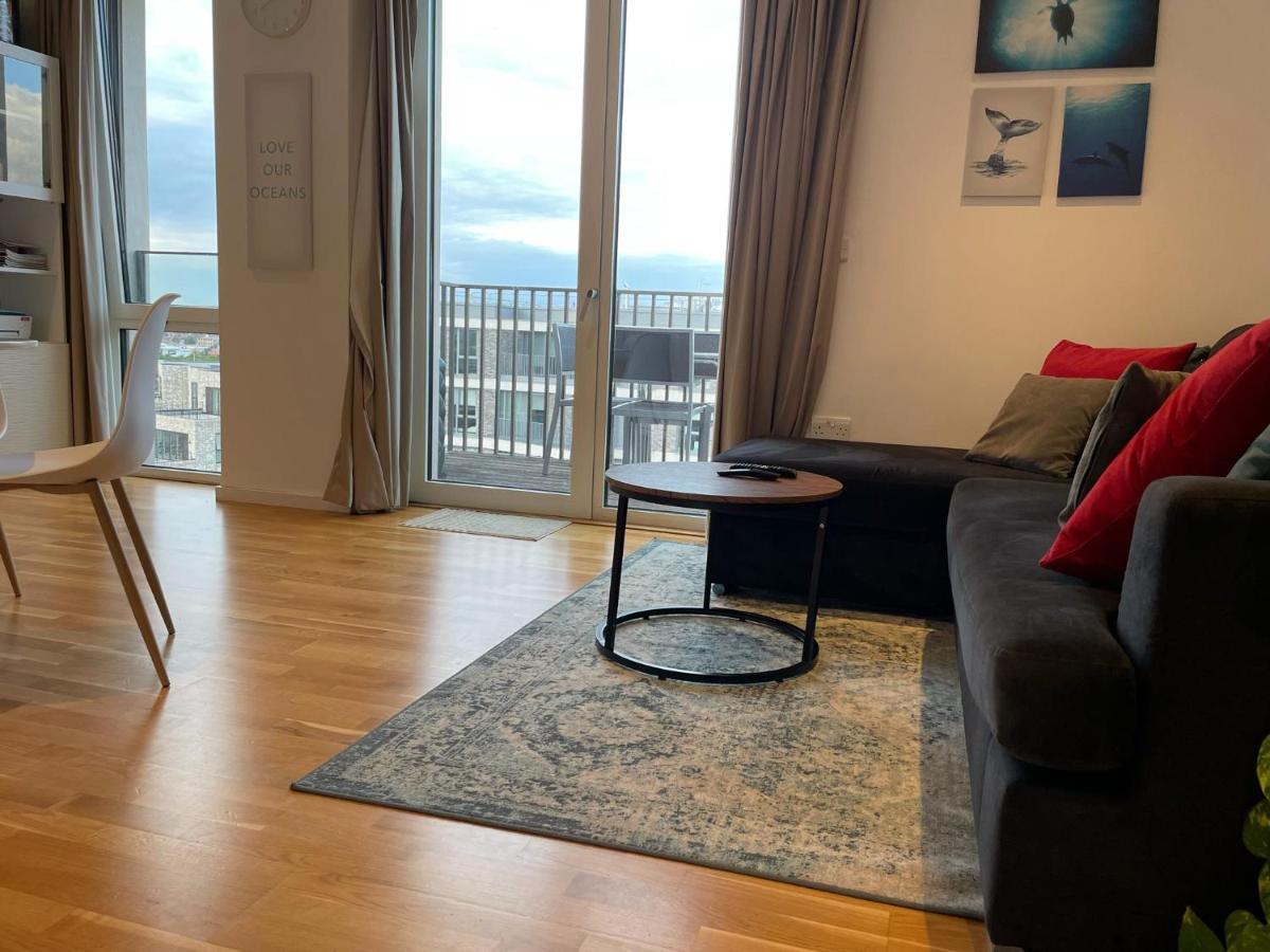 Luxury En-Suite Room Olympic Village In Shared Apartment 伦敦 外观 照片